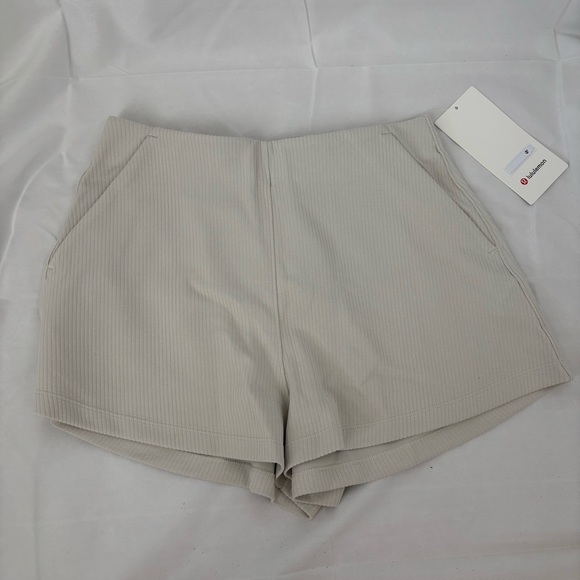 NEW Lululemon Ribbed Softstream Short - Picture 6 of 7